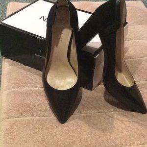 Nine West chunk heel pump
